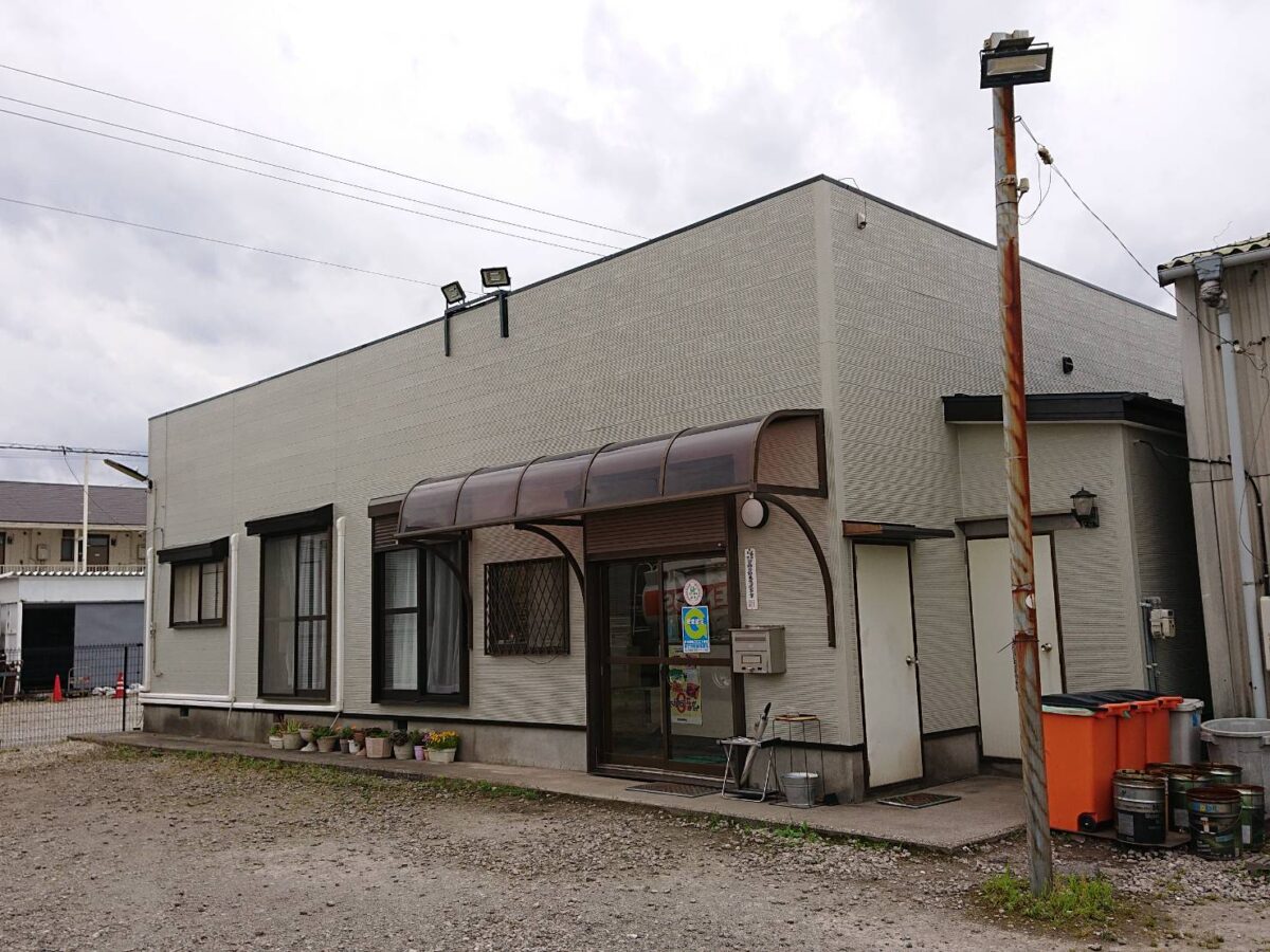 企業の信頼を形にする清潔感あふれる社屋へ