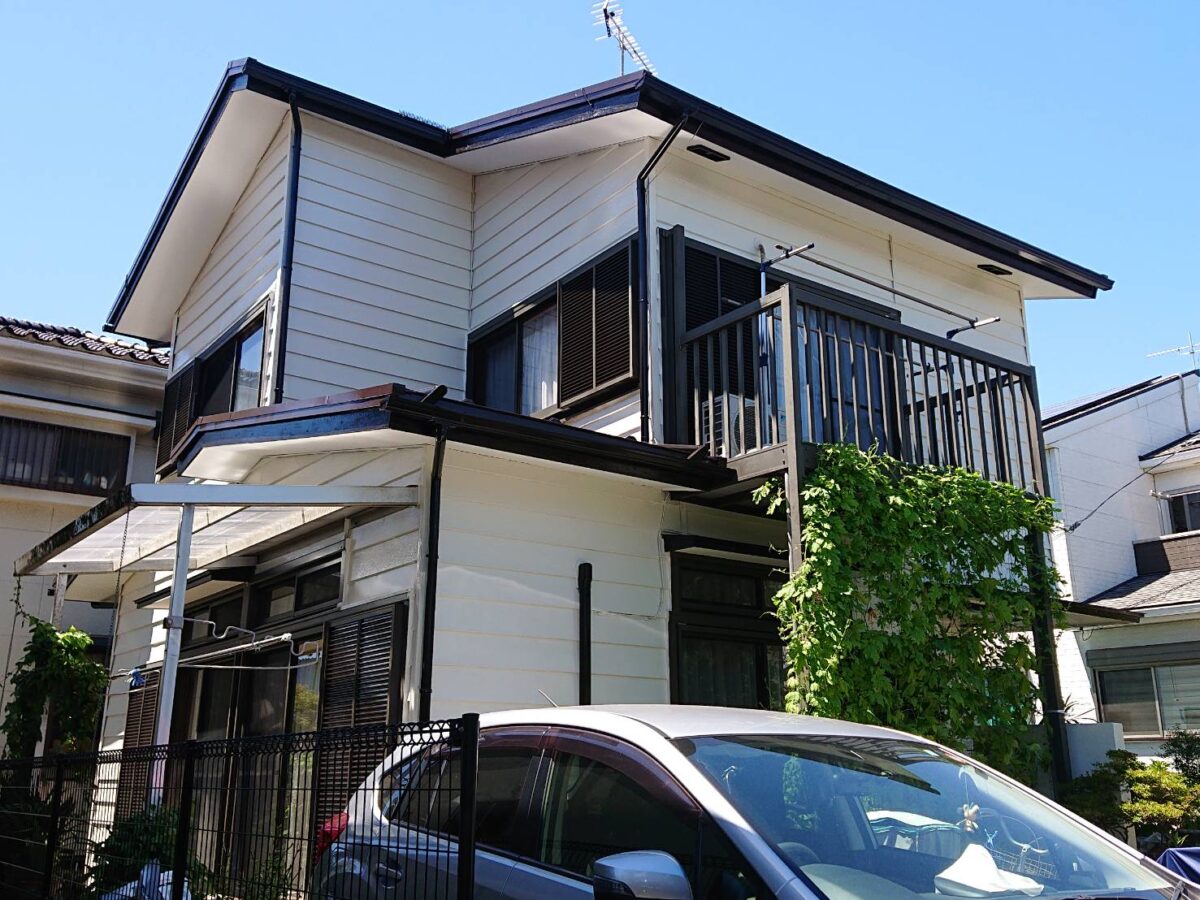 メリハリのあるコントラストで魅せる洗練された外観リフォーム