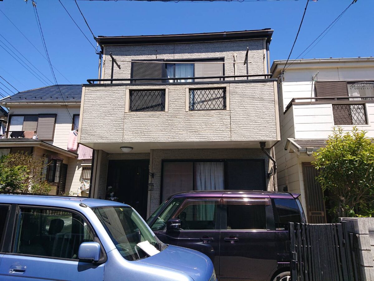 付帯カラーが外壁を引き締めるモダンな配色の融合