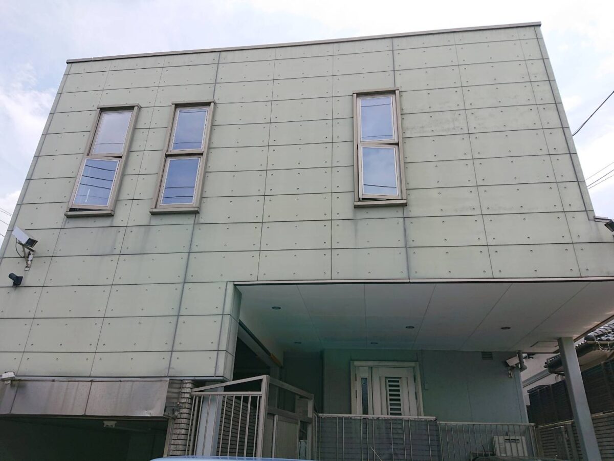 日常を格上げする濃紺色の静謐