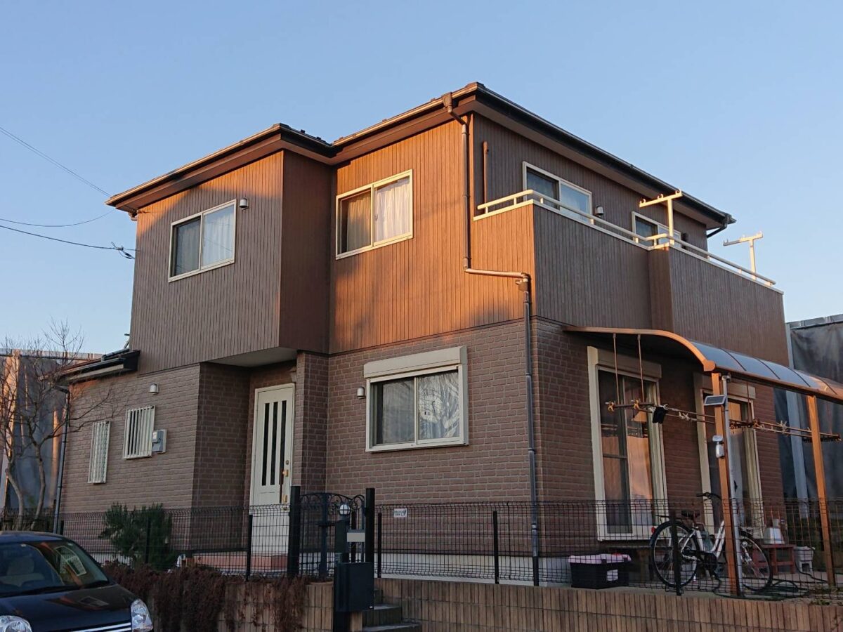 深みのある色合いと際立たせるホワイトカラー