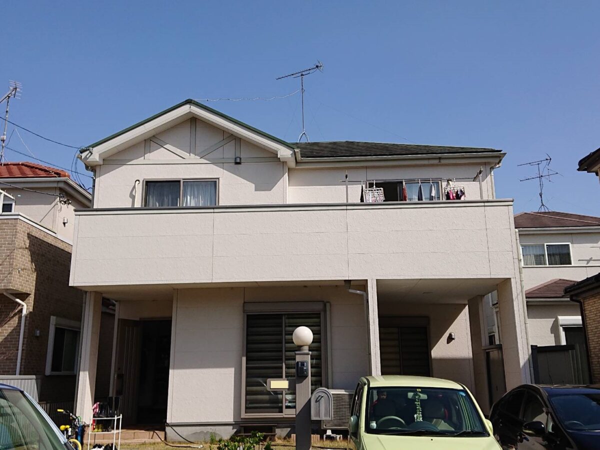 濃色で引き締める洗練された外観へ