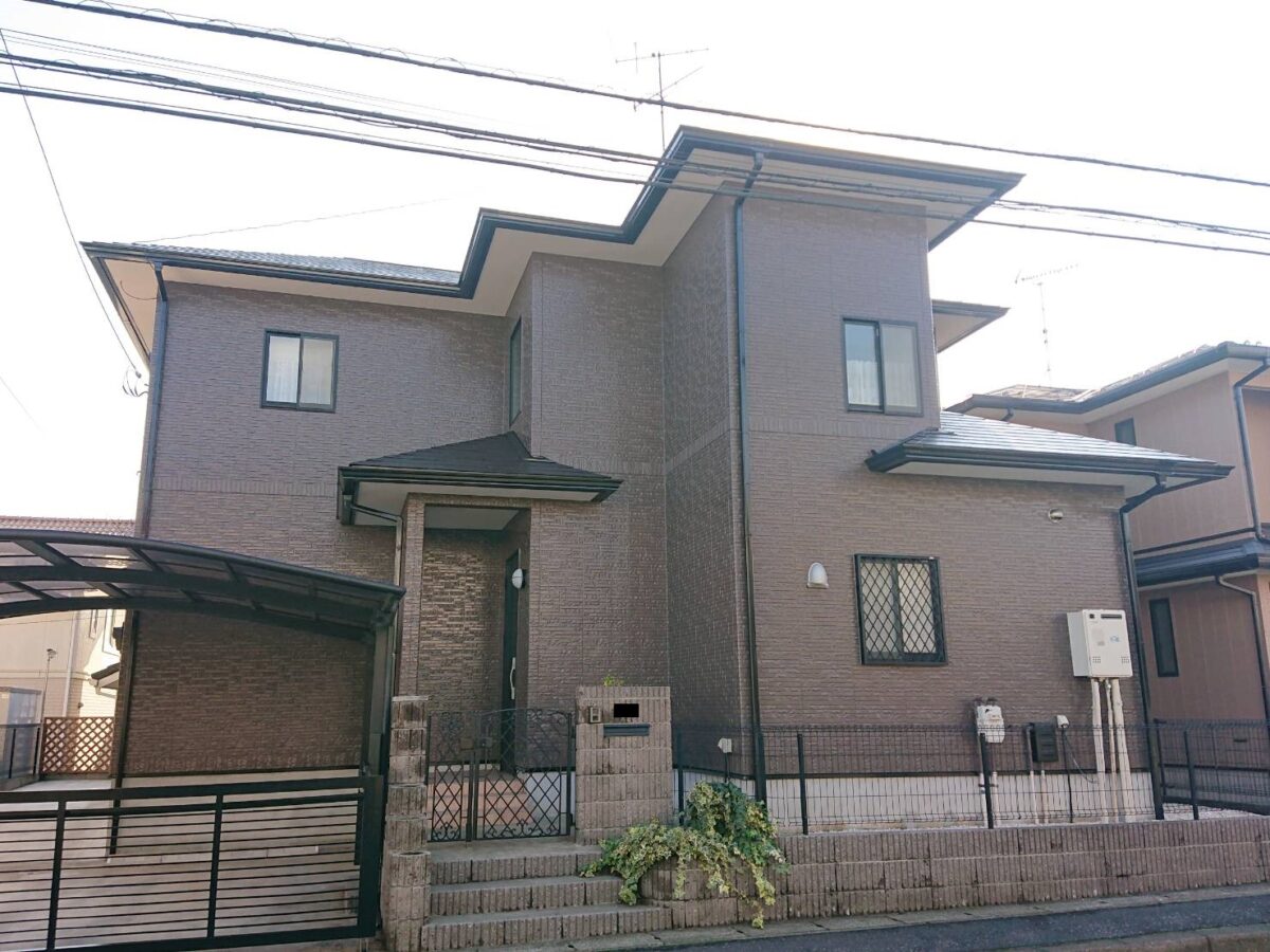 色褪せにくい深みへ 耐久力で守る上質ブラウン