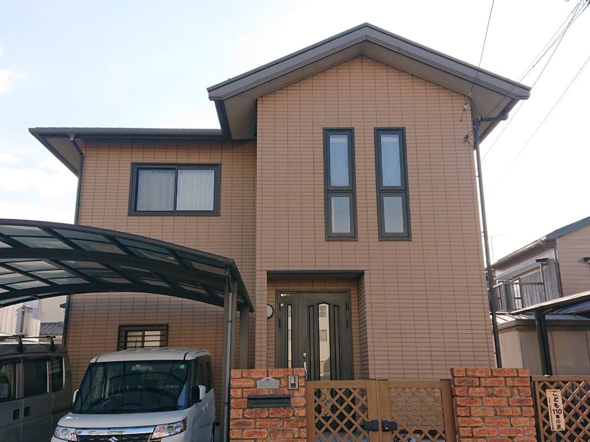 質感を活かした塗り替えで深みのある素敵な外観へ