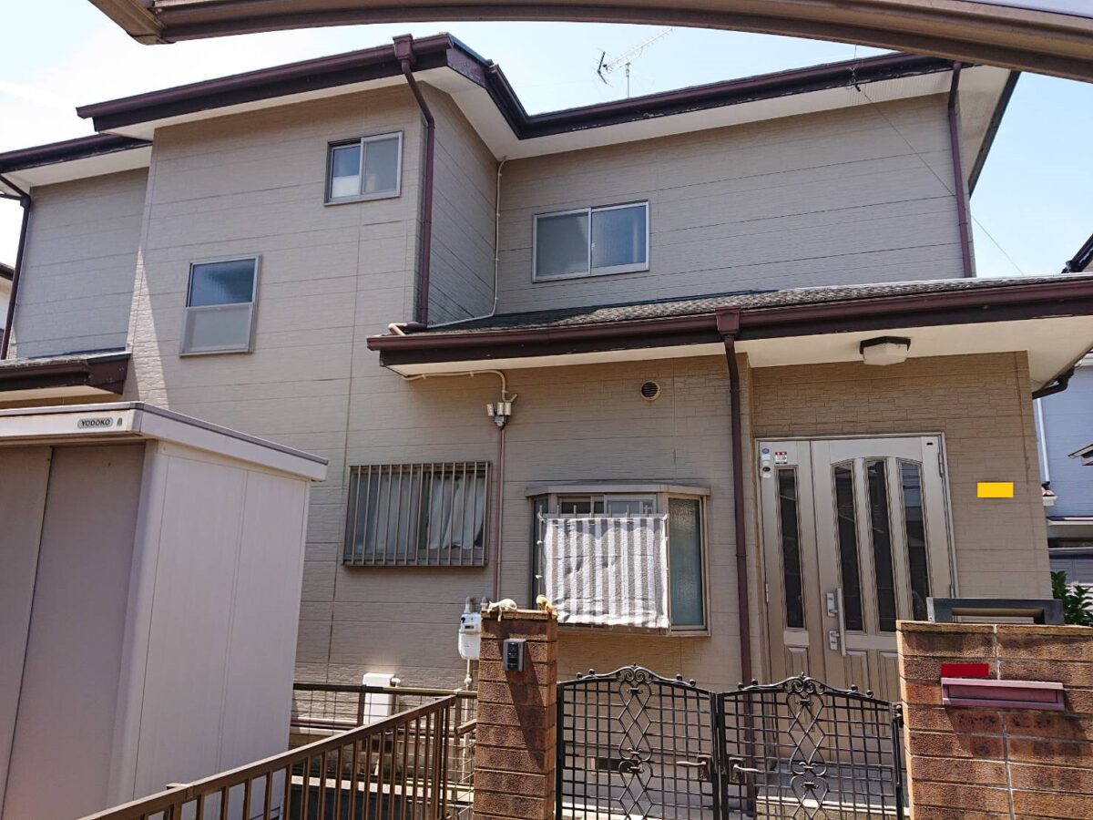 シックに引き締める洗練された都会的な佇まいに