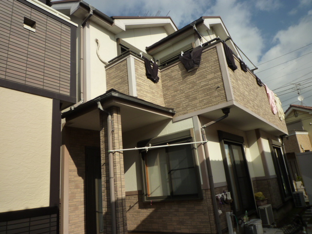 耐久性も美しさも兼ね備える温もりの外壁カラー