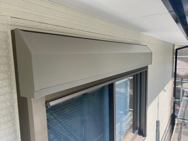 千葉県市原市T様邸　付帯塗装（シャッターBOX・スリムダクト塗装）