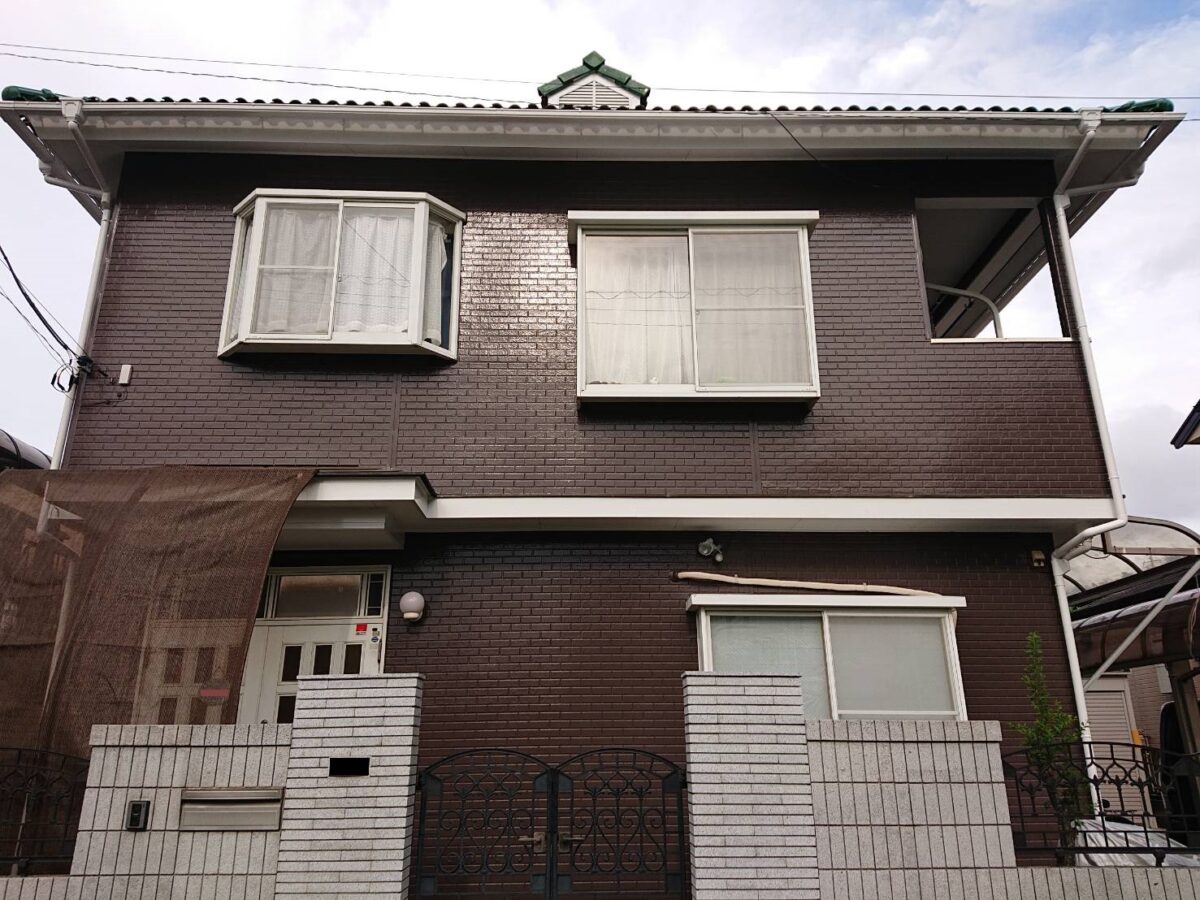 上質な質感と重厚感で時代に左右されないシックな外装