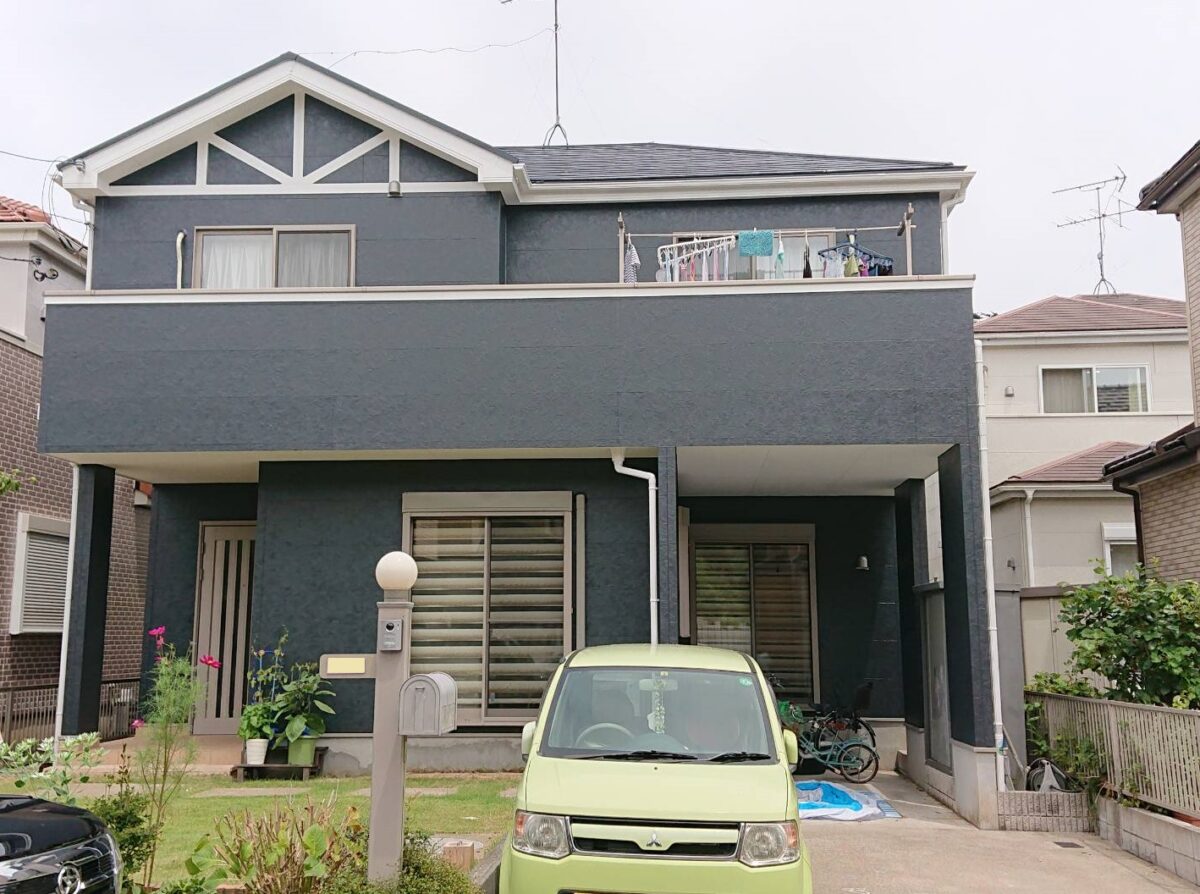 濃色で引き締める洗練された外観へ