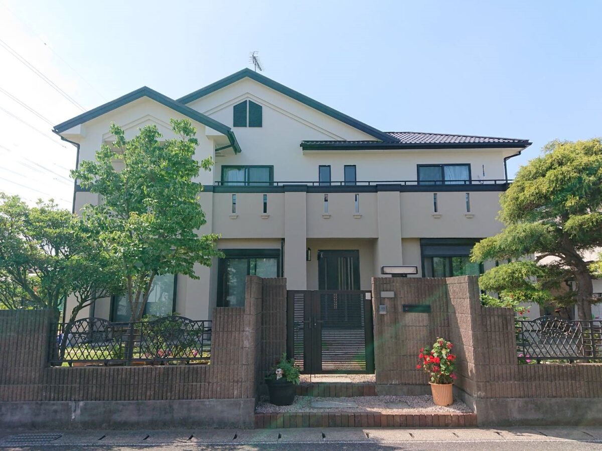 洗練された配色で伝統的な佇まいにモダンな雰囲気を