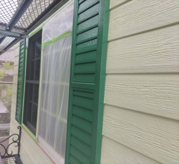 千葉県市原市W様邸　付帯塗装（収納庫BOX・吹き抜けボード・飾り扉塗装）