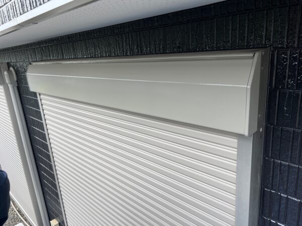 千葉県市原市E様邸　付帯塗装（シャッターBOX・庇塗装）