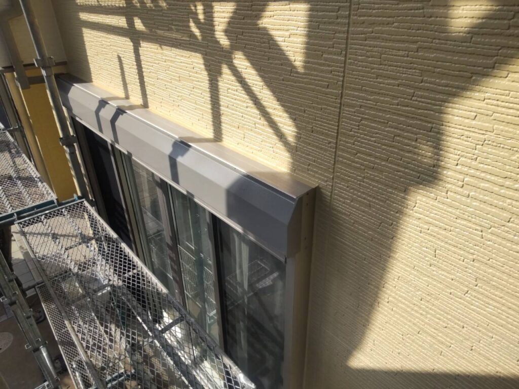 千葉県袖ケ浦市O様邸　付帯塗装（破風板・横樋・縦樋・シャッターBOX塗装）