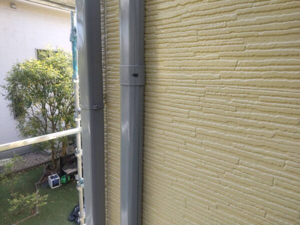 千葉県袖ケ浦市O様邸　付帯塗装（スリムダクト・物干し金具・ポスト塗装）