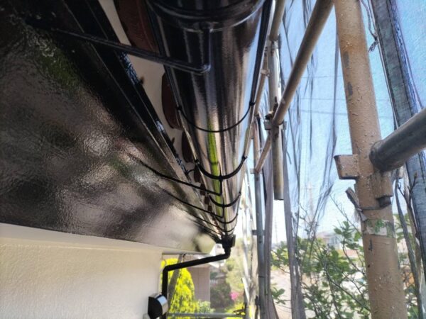 千葉県市原市K様邸　付帯塗装（破風板・横樋・縦樋塗装）