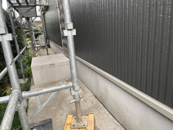 千葉県市原市O様邸　付帯塗装（水切り・スリムダクト・外灯塗装）